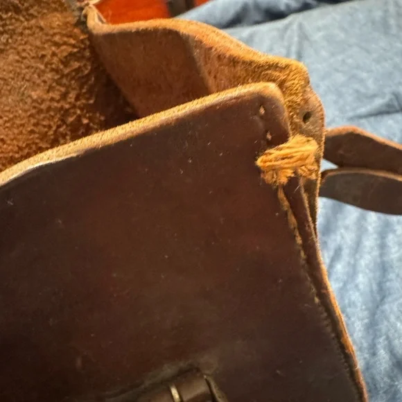 Brown Vintage Leather Briefcase with Adjustable Strap and Buckle Closure - Picture 12 of 14